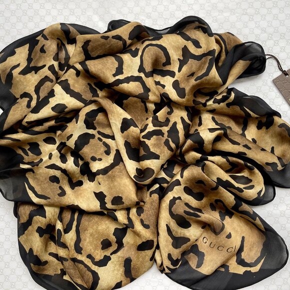 New Gucci Animal Print Stole Silk Satin Scarf with Gucci Box - Picture 14 of 16
